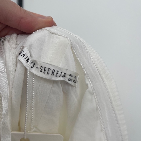 Saints + Secrets Mini Dress White Ruffle Halter Sz XS - Picture 3 of 5